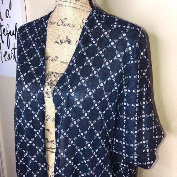 Torrid Dolman Sleeve Border Print Style Blue,White & Peach Open Cardigan Size 20 - Picture 2 of 9